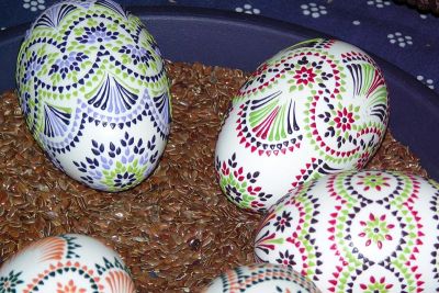 Wachsbossiertechnik sorbische Ostereier in Bossiertechnik