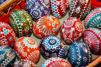 schöne Auswahl sorbischer Ostereier Vielfalt: Muster und Farben