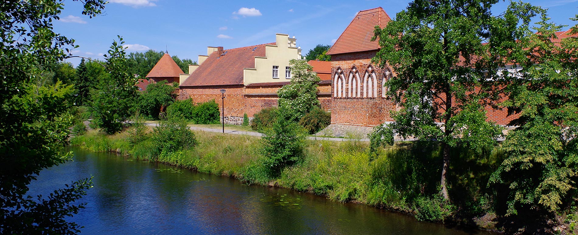 Stadtmauer an der Hauptspree in Lübben Spreewald